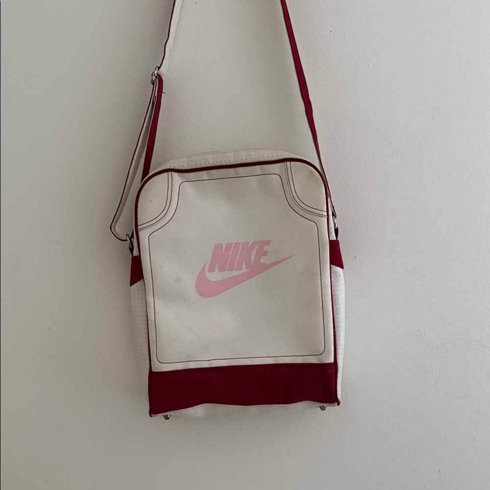 Nike Women's Pink and White Crossbody Bag